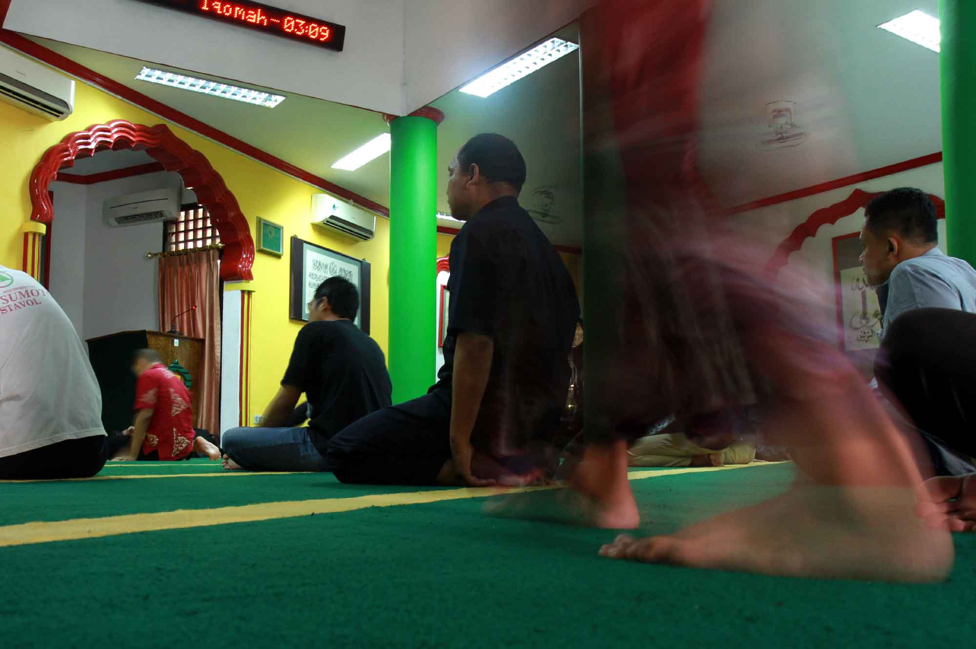 Suasana di Masjid Lautze, Jakarta, Kamis (21/3/2024).(IndonesiaGlobe/Oke Atmaja)