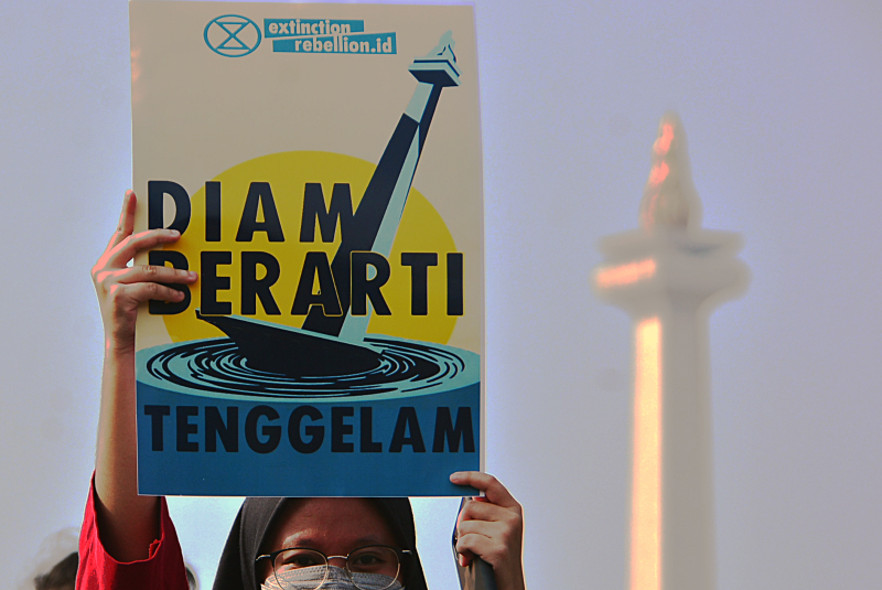Massa aksi dar buruh Sejabodetabek hadiri peringatan Hari Buruh di Monas, Jakarta. (BeritaNasional/Elvis Sendouw)