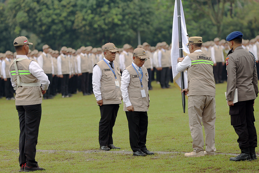 Upacara penutupan pembekalan peserta Diklat Panitia Penyelenggara Ibadah Haji (PPIH) Arab Saudi 2026. (BeritaNasional/Elvis Sendouw)