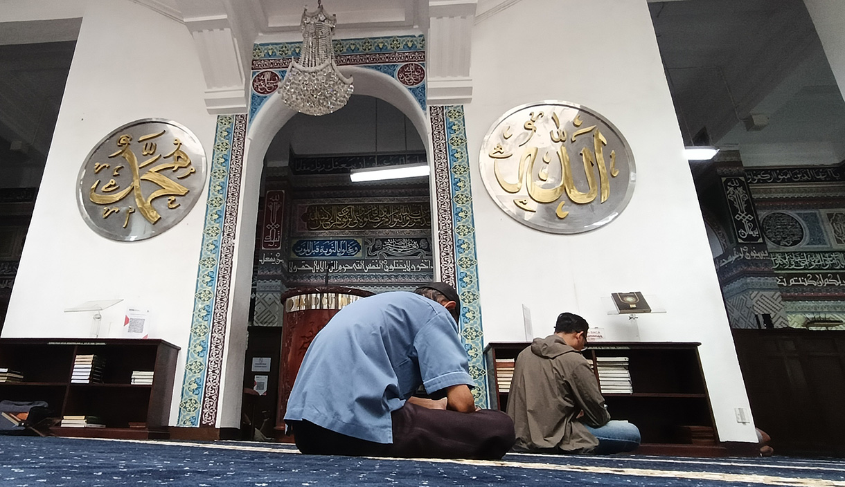 Ilustrasi takbiran di masjid (Beritanasional.com/Oke Atmaja)