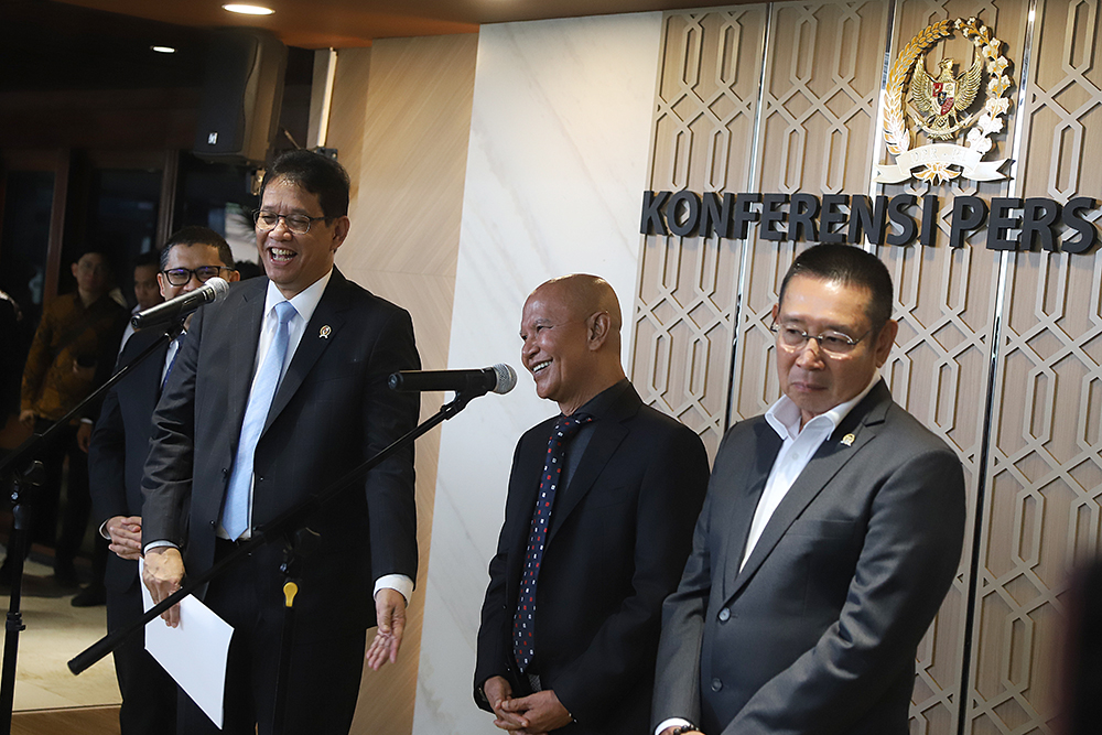 Menteri Keuangan RI Purbaya Yudhi Sadewa memberikan keterangan pers usai Rapat Paripurna DPR RI ke-5. (BeritaNasional/Elvis Sendouw)