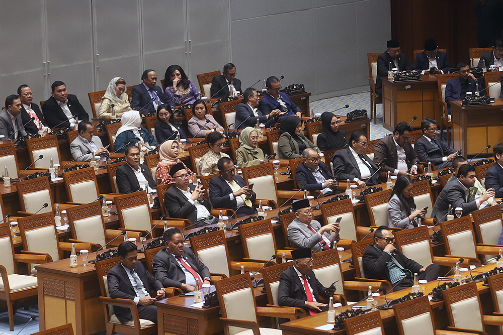 Menteri Keuangan Purbaya Yudhi Sadewa menyampaikan tanggapan pemerintah terkait KEM. (BeritaNasional/Elvis Sendouw)