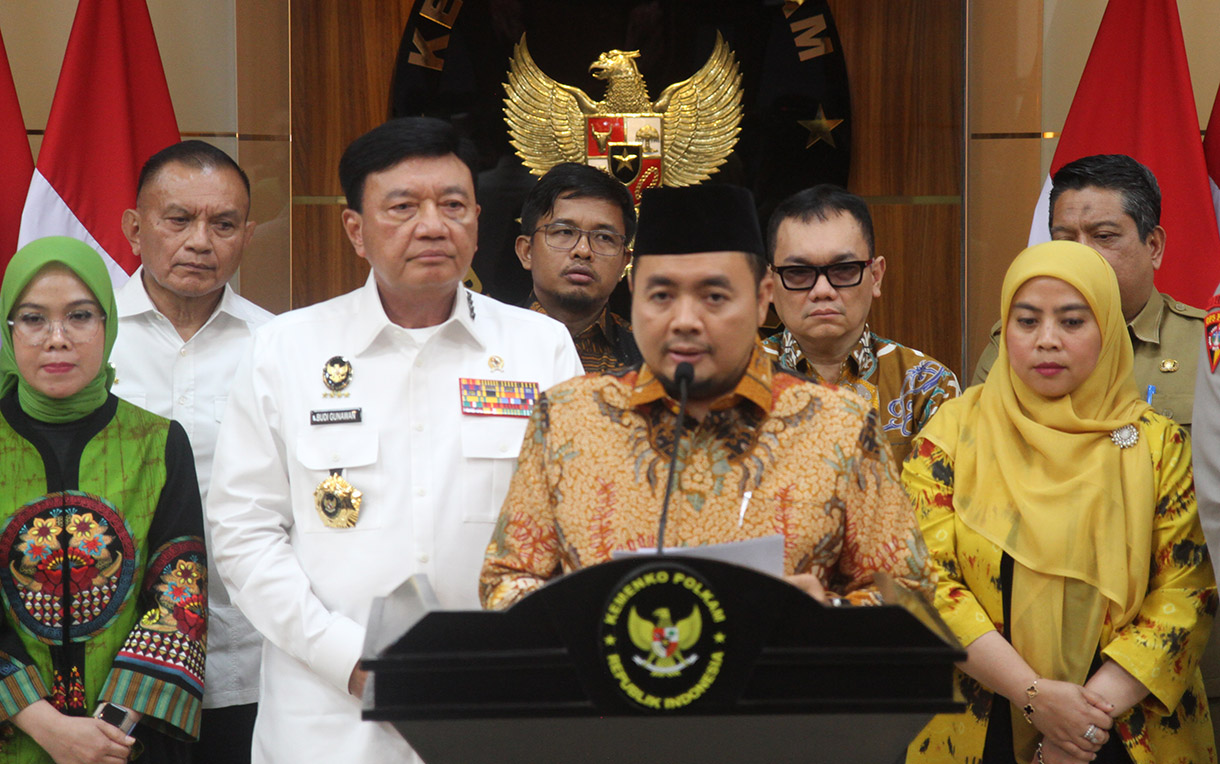 Menko Polhukam Budi Gunawan memberikan konferensi press usai rapat kordinasi Bersama KPU RI di Gedung Utama Kantor Kemenko Polhukam, Jakarta, Senin (25/11/2024).(BeritaNasional.com/Oke Atmaja)