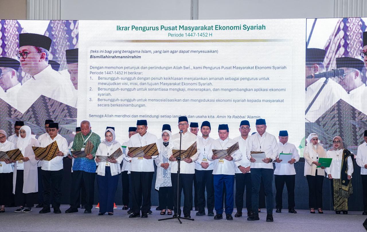 Menteri Koperasi (Menkop) Ferry Juliantono ditetapkan sebagai Ketua Harian MES mendampingi Ketua Umum MES Rosan P. Roeslani. (BeritaNasional/Elvis/HO Hms Menkop)
