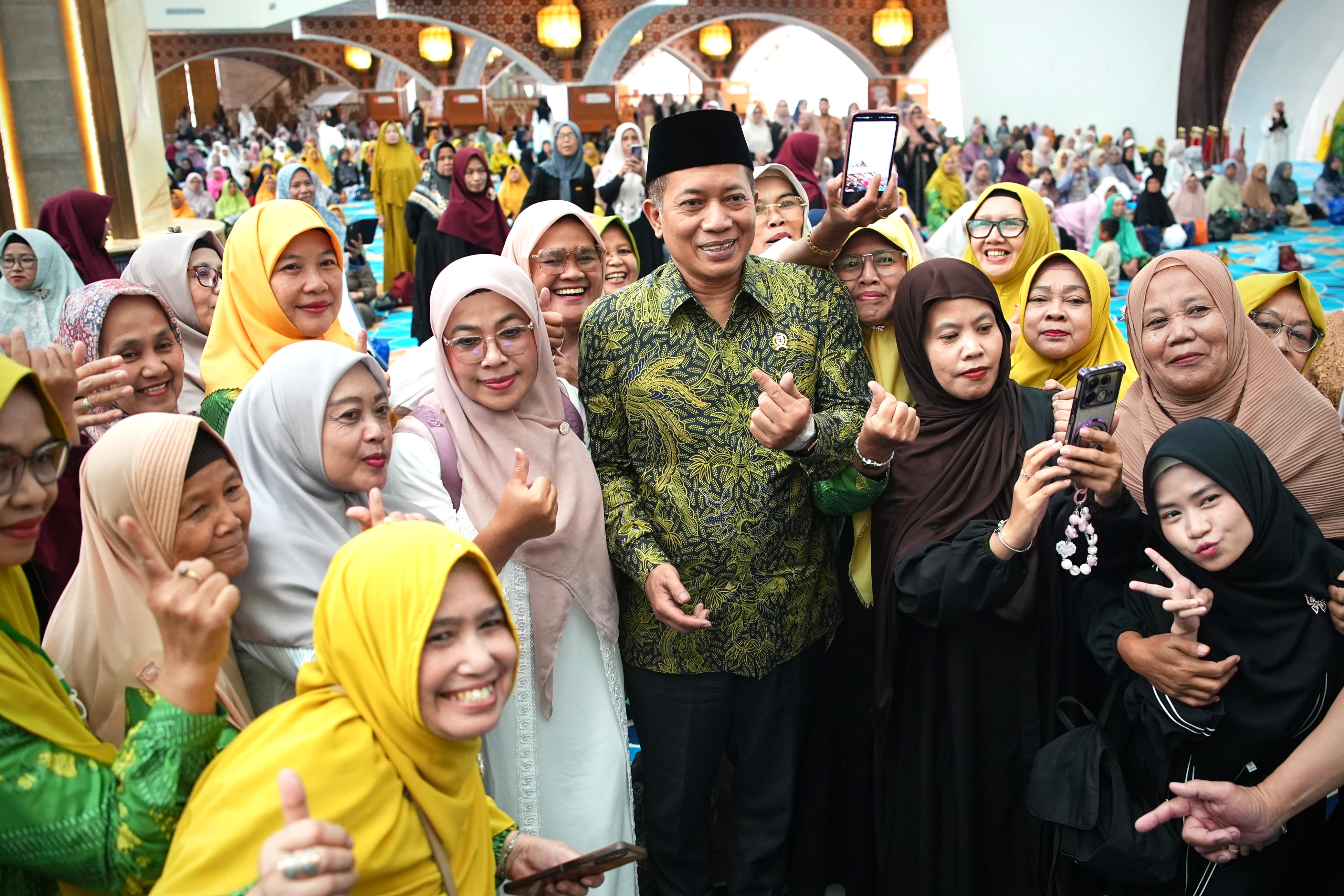 Menteri Koperasi (Menkop) Ferry Juliantono menghadiri Halalbihalal Syarikat Islam Jawa Barat.  (BeritaNasional/Elvis Sendouw/HO Hms Menkop)