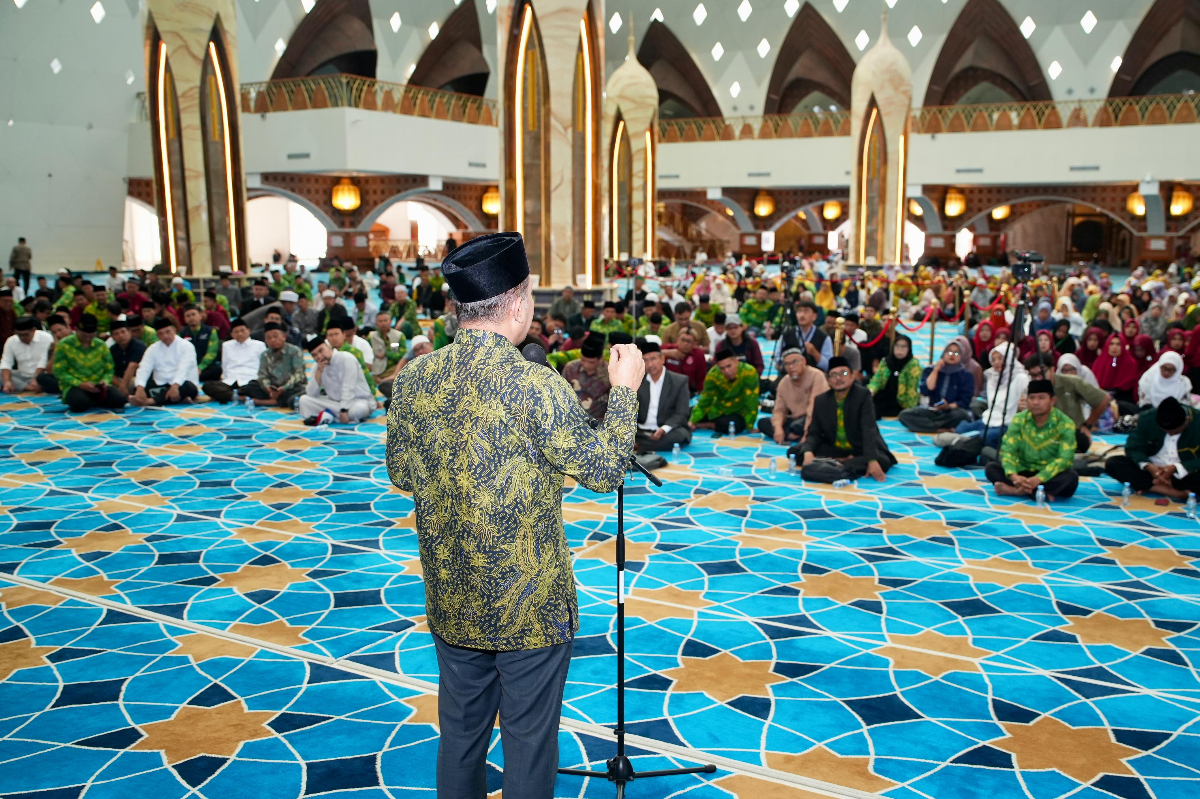 Menteri Koperasi (Menkop) Ferry Juliantono menghadiri Halalbihalal Syarikat Islam Jawa Barat.  (BeritaNasional/Elvis Sendouw/HO Hms Menkop)
