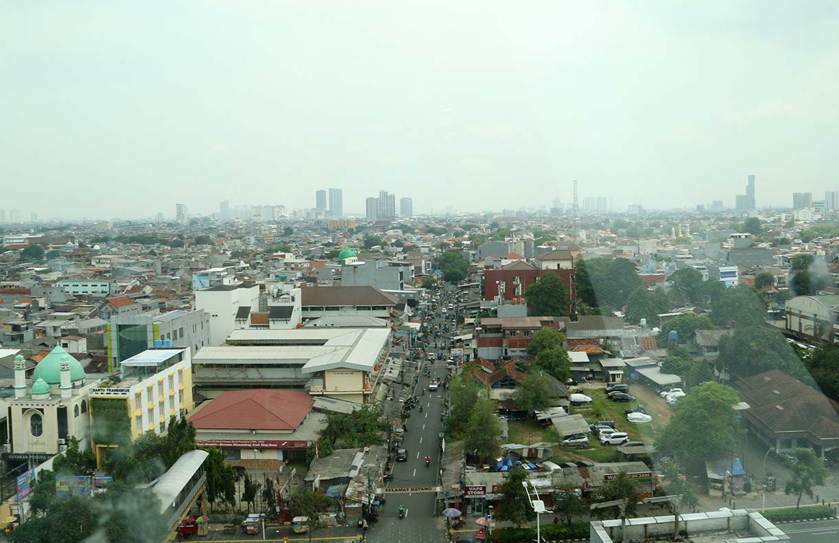 Foto udara kawasan permukiman padat penduduk di Kawasan Salemba,Jakarta, Senin (24/11/2025). (Beritanasional.com/Oke Atmaja)