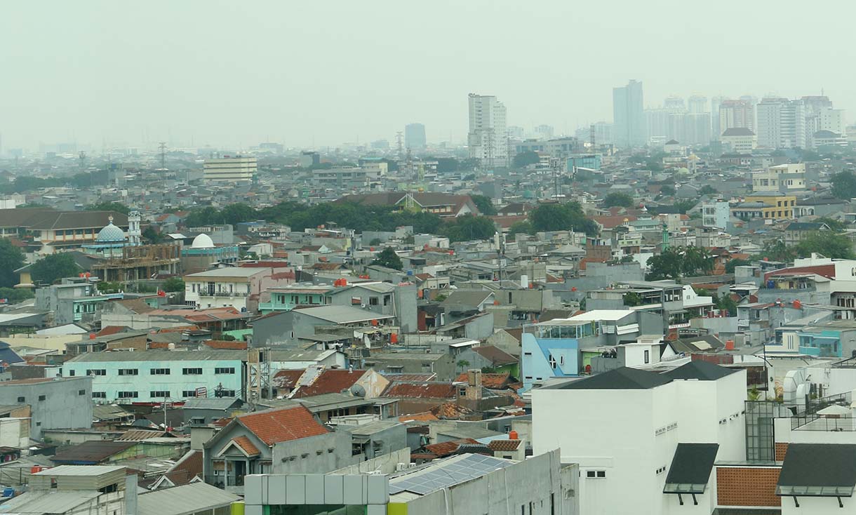 Foto udara kawasan permukiman padat penduduk di Kawasan Salemba,Jakarta, Senin (24/11/2025). (Beritanasional.com/Oke Atmaja)