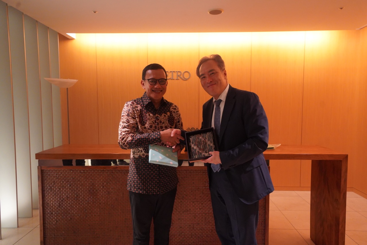 Menteri Karding Dorong Pengembangan SDM saat Temui Jajaran Japan External Trade Organization Menteri Pelindungan Pekerja Migran Indonesia (P2MI) Abdul Kadir Karding melakukan pertemuan dengan Japan External Trade Organization (JETRO) di Tokyo. (BeritaNasional/Elvis Sendouw/HO P2MI)