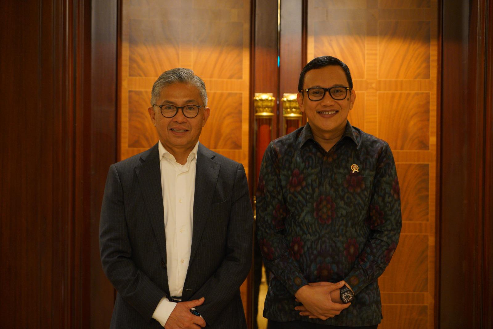 Menteri Karding & Dubes RI Bahas Jalan Baru Pekerja Migran ke Belanda Menteri Pelindungan Pekerja Migran Indonesia (P2MI) Abdul Kadir Karding, menggelar pertemuan dengan Duta Besar Republik Indonesia untuk Kerajaan Belanda. (BeritaNasional/Elvis Sendouw/HO Hms P2MI)