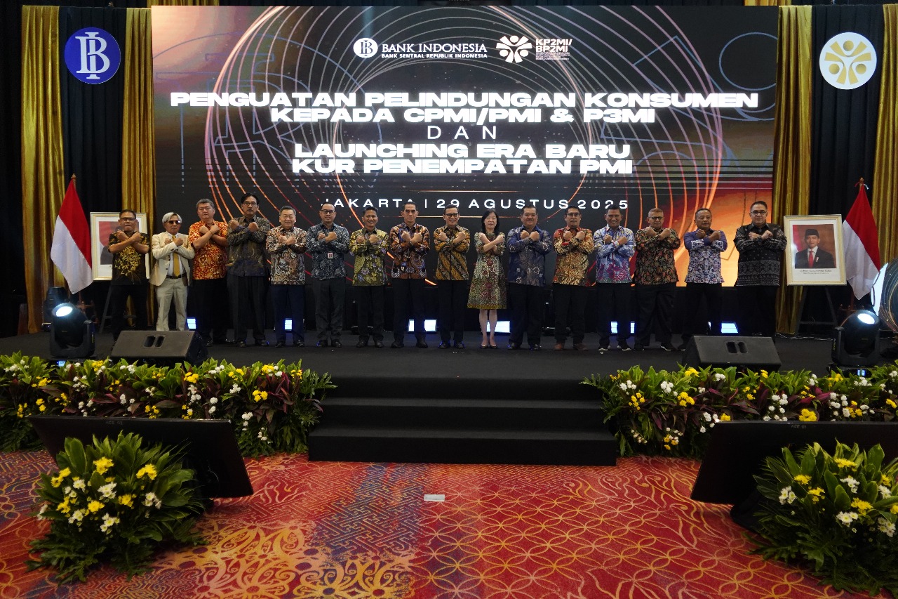 Menteri Pelindungan Pekerja Migran Indonesia (P2MI) Abdul Kadir Karding meluncurkan program Kredit Usaha Rakyat (KUR).(BeritaNasional/Elvis Sendouw/HO P2MI)