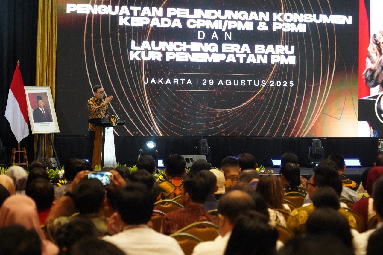 Menteri Pelindungan Pekerja Migran Indonesia (P2MI) Abdul Kadir Karding meluncurkan program Kredit Usaha Rakyat (KUR).(BeritaNasional/Elvis Sendouw/HO P2MI)