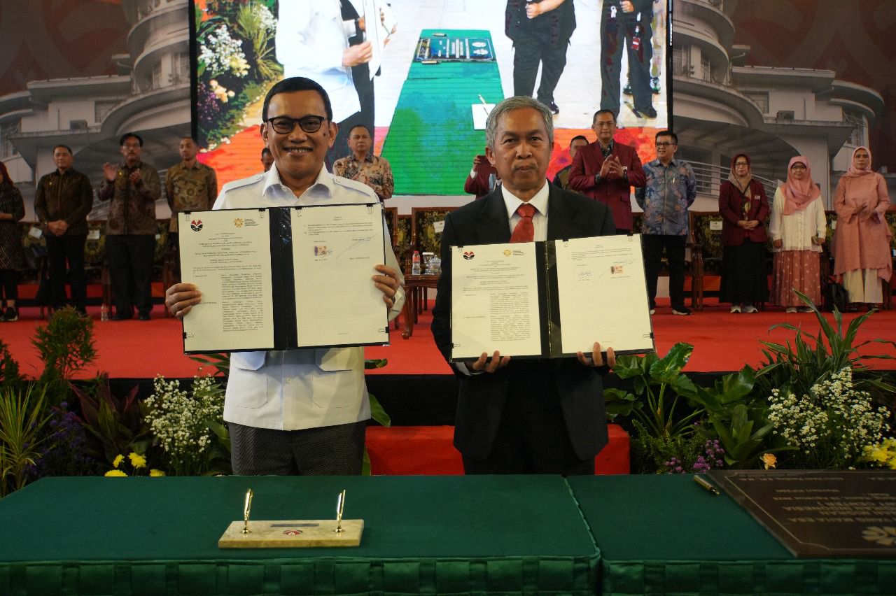 Menteri Karding Resmikan Migrant Center di UPI, Tonggak Baru Peningkatan Kualitas Pekerja Migran Indonesia Menteri Pelindungan Pekerja Migran Indonesia (P2MI) Abdul Kadir Karding meresmikan Migrant Center di Universitas Pendidikan Indonesia (UPI), Bandung, Jawa Barat.(BeritaNasional/Elvis Sendouw/HO P2MI)
