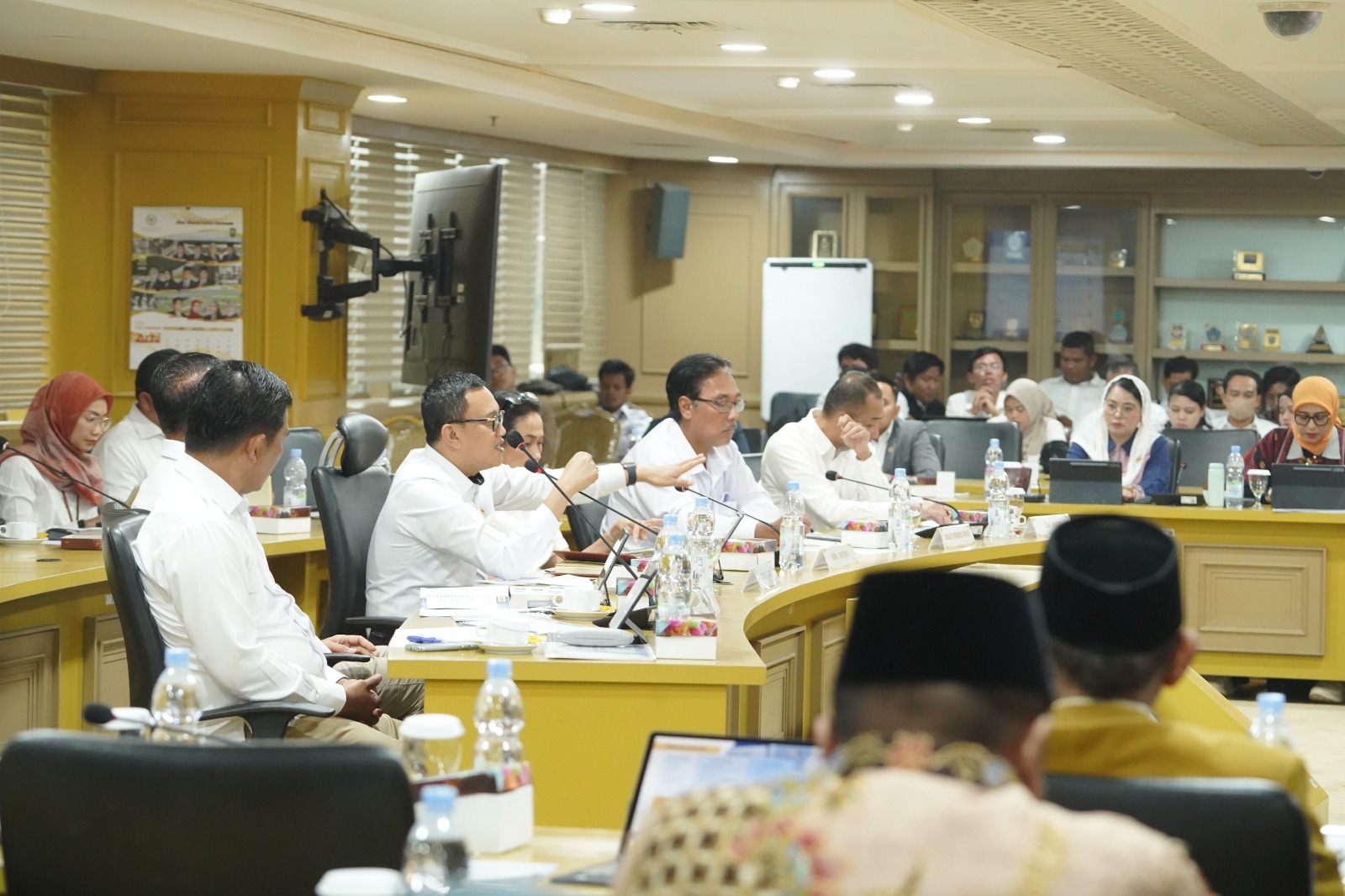 Rapat kerja Komite III bersama Menteri Pelindungan Pekerja Migran Indonesia. (BeritaNasional/Elvis Sendouw)