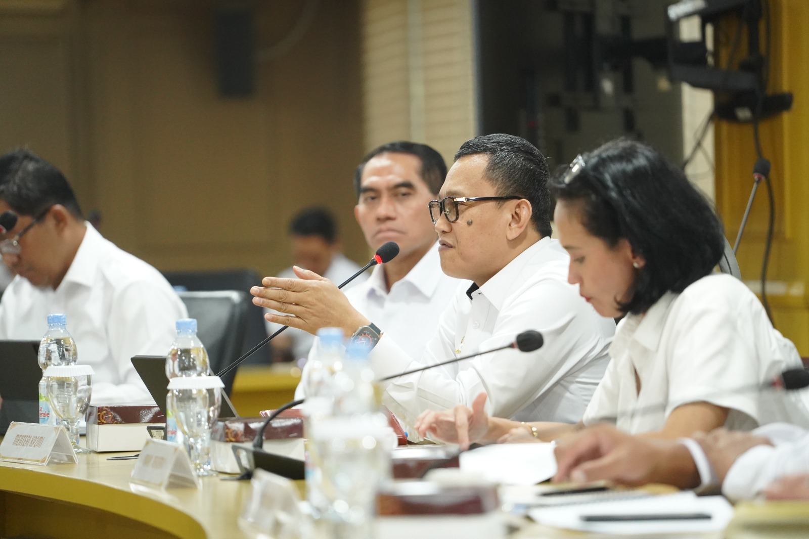 Rapat kerja Komite III bersama Menteri Pelindungan Pekerja Migran Indonesia. (BeritaNasional/Elvis Sendouw)