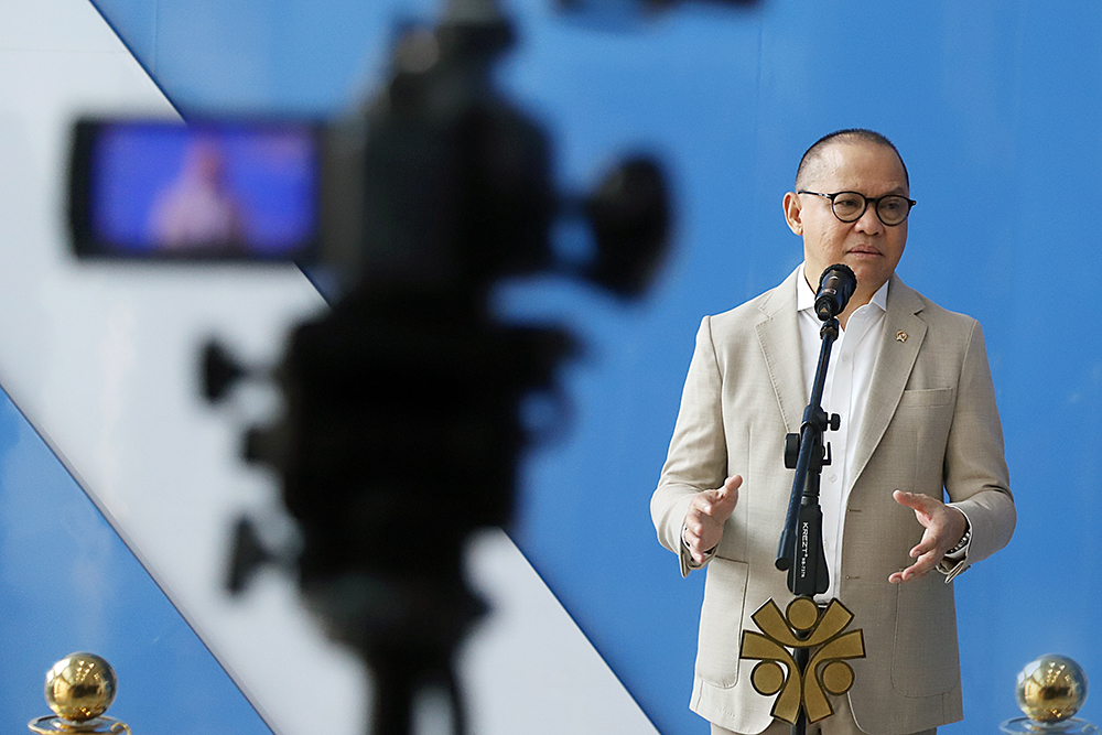 Menteri Pelindungan Pekerja Migran Indonesia  Mukhtarudin, menerima kunjungan kehormatan Duta Besar Luar Biasa dan Berkuasa Penuh (LBBP) RI untuk Malaysia, Dato Moh Iman Hascarya. (BeritaNasional/Elvis Sendouw)