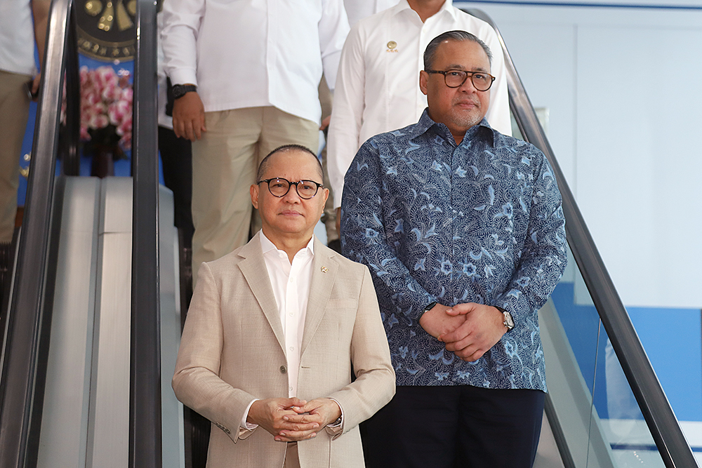 Menteri Pelindungan Pekerja Migran Indonesia  Mukhtarudin, menerima kunjungan kehormatan Duta Besar Luar Biasa dan Berkuasa Penuh (LBBP) RI untuk Malaysia, Dato Moh Iman Hascarya. (BeritaNasional/Elvis Sendouw)