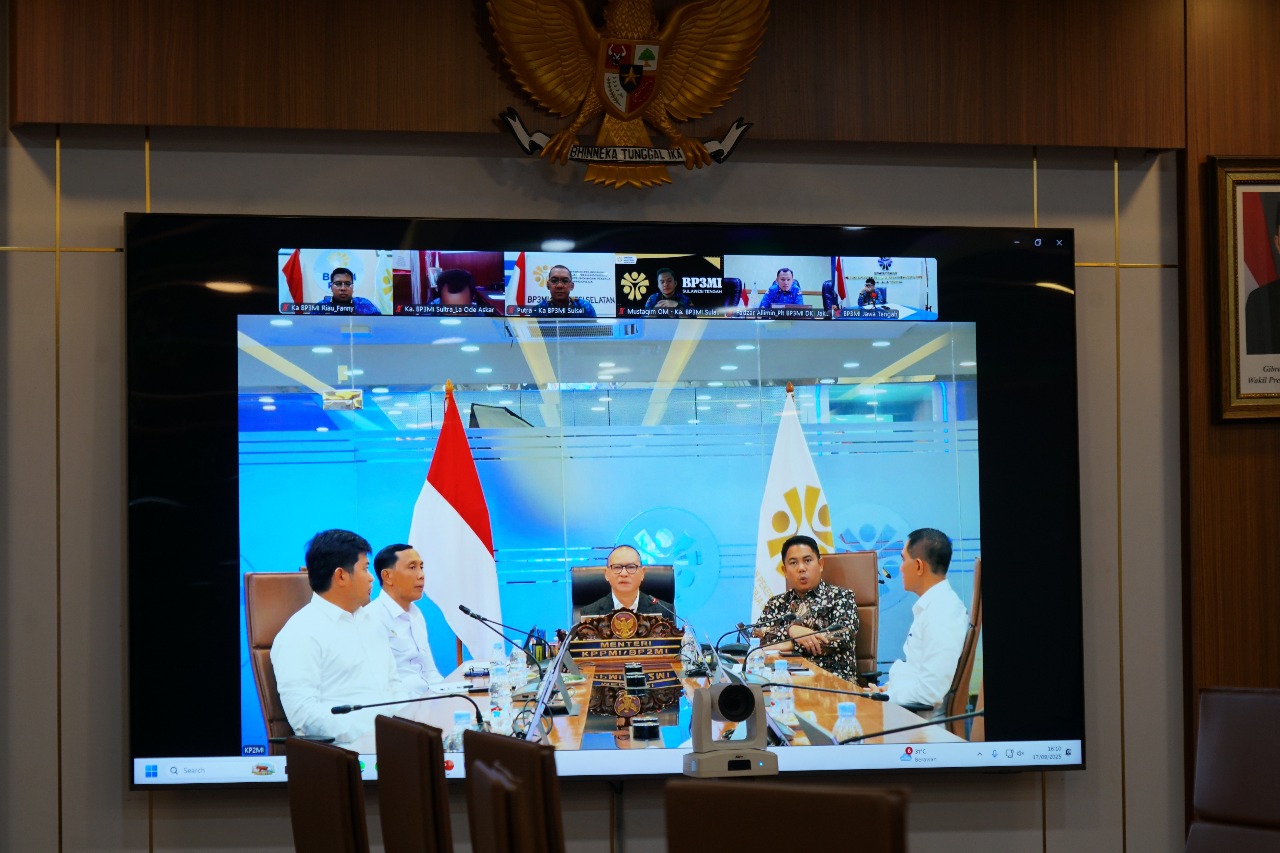 Menteri P2MI Mukhtarudin menggelar rapat perdana secara virtual dengan seluruh Kepala Balai Pelayanan Pelindungan Pekerja Migran Indonesia (BP3MI) se-Indonesia. (BeritaNasional/Elvis Sendouw/HO P2MI)