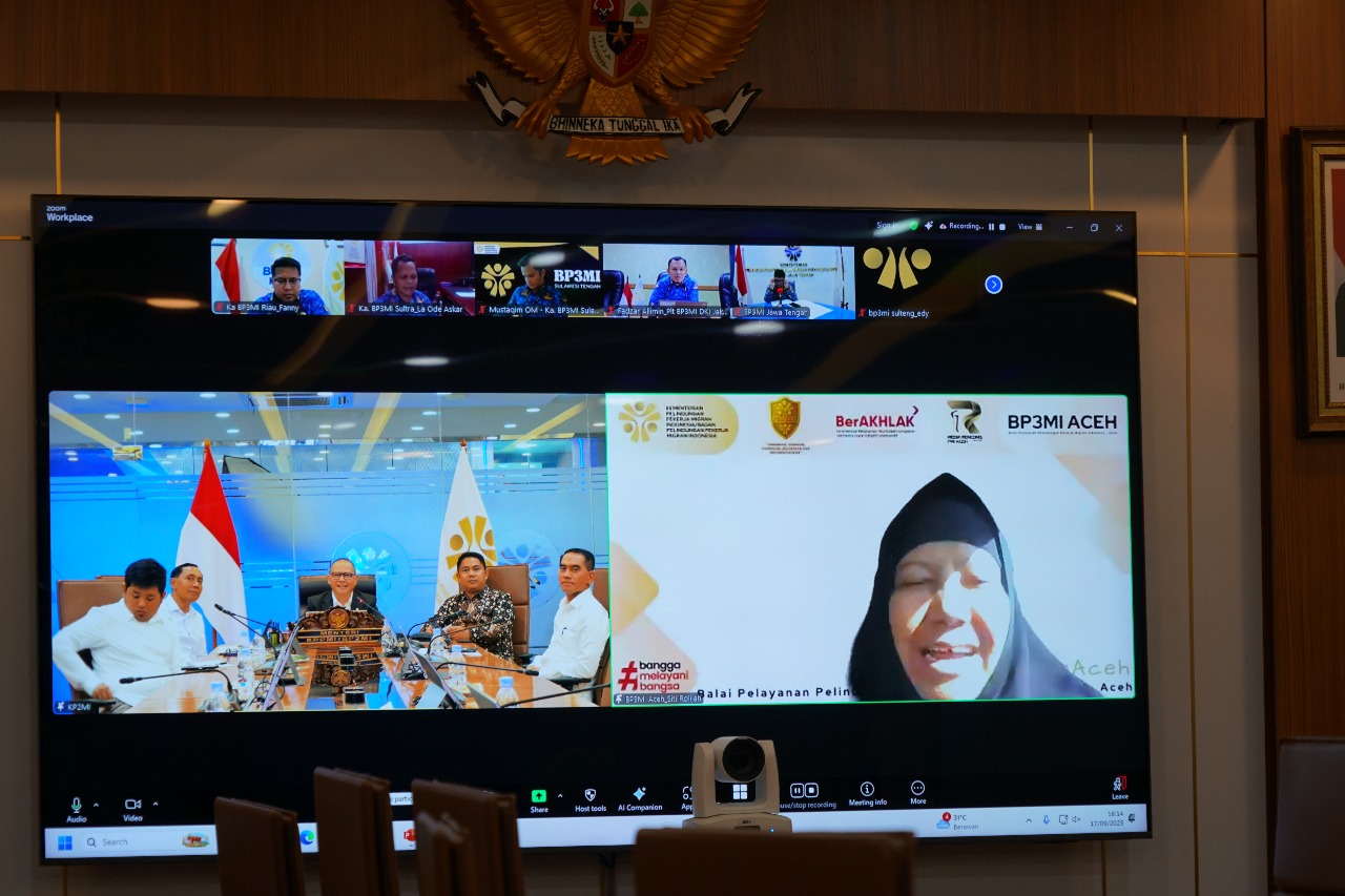 Menteri P2MI Mukhtarudin menggelar rapat perdana secara virtual dengan seluruh Kepala Balai Pelayanan Pelindungan Pekerja Migran Indonesia (BP3MI) se-Indonesia. (BeritaNasional/Elvis Sendouw/HO P2MI)