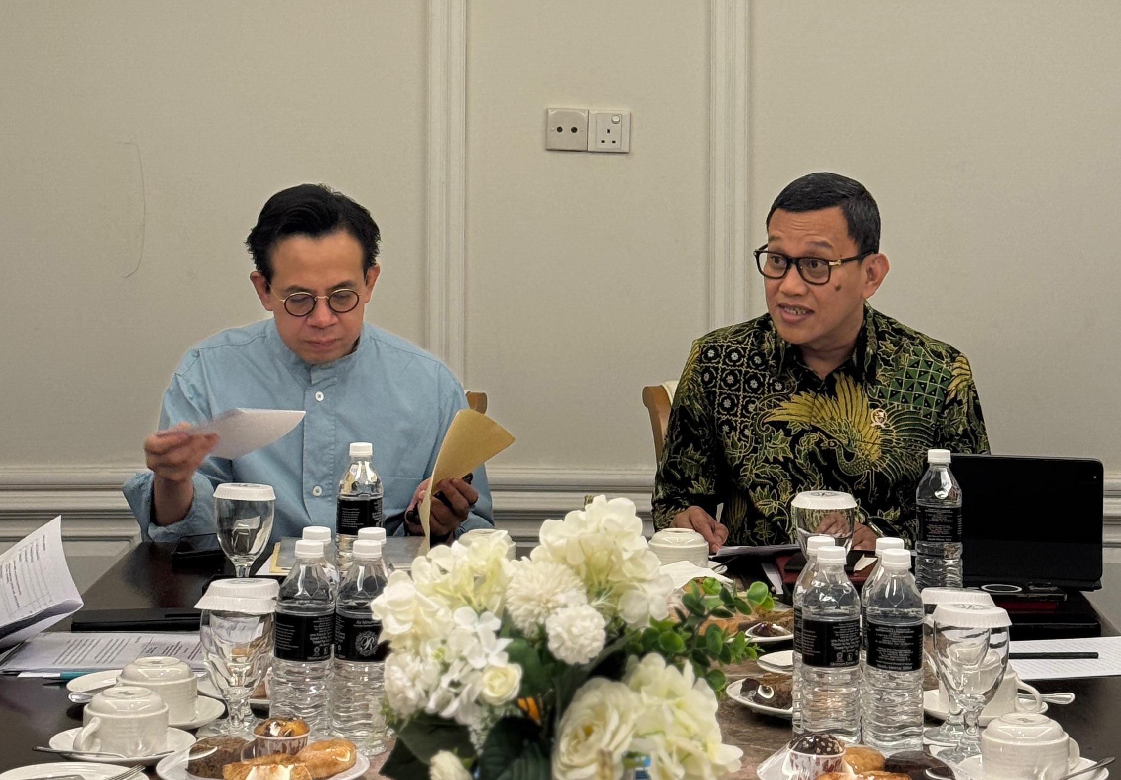 Menteri P2MI Beberkan Persoalan Mendesak PMI Saat Bertemu Menteri SDM Malaysia, Tolong Diperhatikan! Kunjungan bilateral Menteri P2MI Abdul Kadir Karding ke Singapura. (BeritaNasional/Elvis Sendouw/HO P2MI)