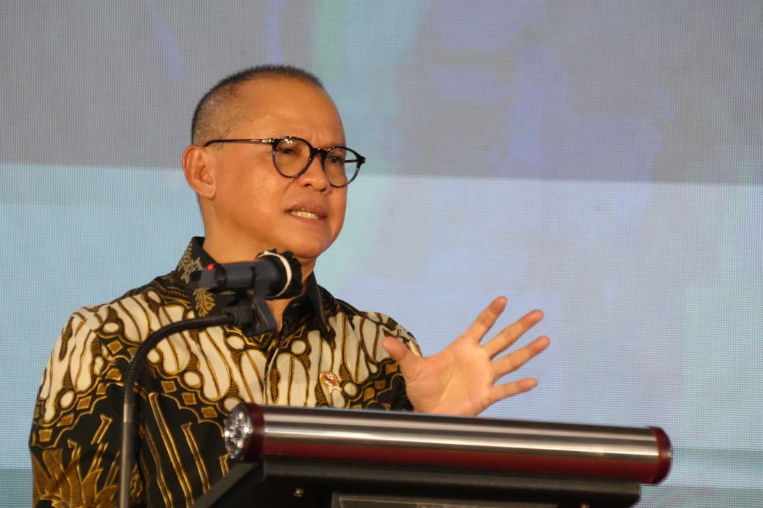 Menteri P2MI Lepas 600 Calon Pekerja Migran ke Asia Menteri Pelindungan Pekerja Migran Indonesia (P2MI) Mukhtarudin melepas 600 calon pekerja migran Indonesia (CPMI). (BeritaNasional/Elvis Sendouw/HO P2MI)