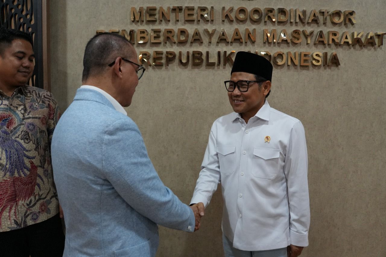 Menteri P2MI Mukhtarudin dan Menko PM Muhaimin Iskandar Sepakat Perkuat Kolaborasi Perlindungan Pekerja Migran Menteri P2MI Mukhtarudin melakukan pertemuan dengan Menteri Koordinator Pemberdayaan Masyarakat (Menko PM) Muhaimin Iskandar. (BeritaNasional/Elvis Sendouw/HO P2MI)