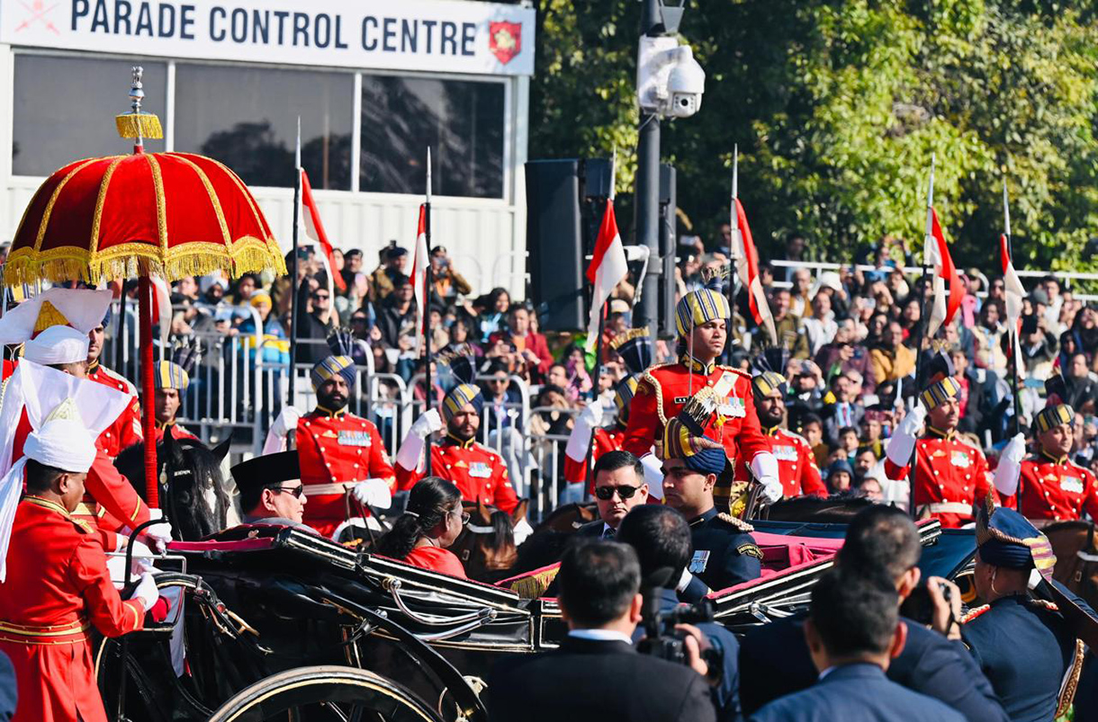 Presiden Prabowo Subianto berada di kereta kuda saat parade Peringatan Ke-76 Hari Republik India di New Delhi, India, Minggu (26/1/2025).  (BeritaNasional.com/Laily Rachev - Biro Pers Sekretariat Presiden)