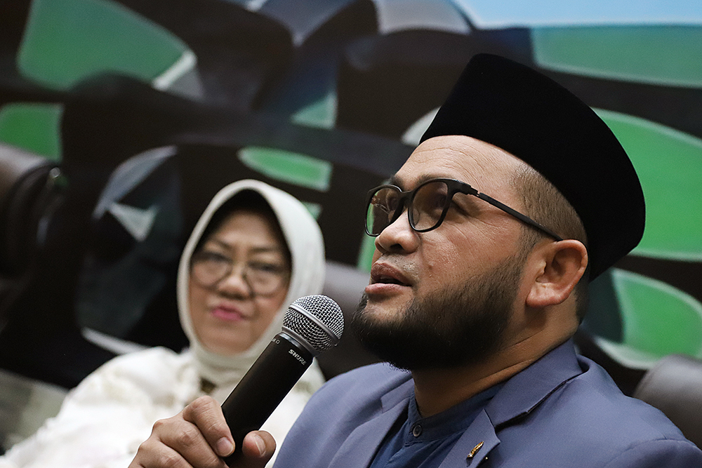 MPR Bersama KWP Gelar Diskusi Bahas Optimalisasi Desentralisasi dan Otonomi Daerah MPR gelar Diskusi Konstitusi dan Demokrasi Indonesia dengan tema “Hubungan Pusat dan Daerah (Optimalisasi Desentralisasi dan Otonomi Daerah)”. (BeritaNasional/Elvis Sendouw)