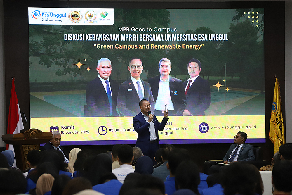 Foto udara kebakaran di Glodok Plaza, Taman Sari, Jakarta, Kamis (16/1/2025).  (BeritaNasional.com/Oke Atmaja)