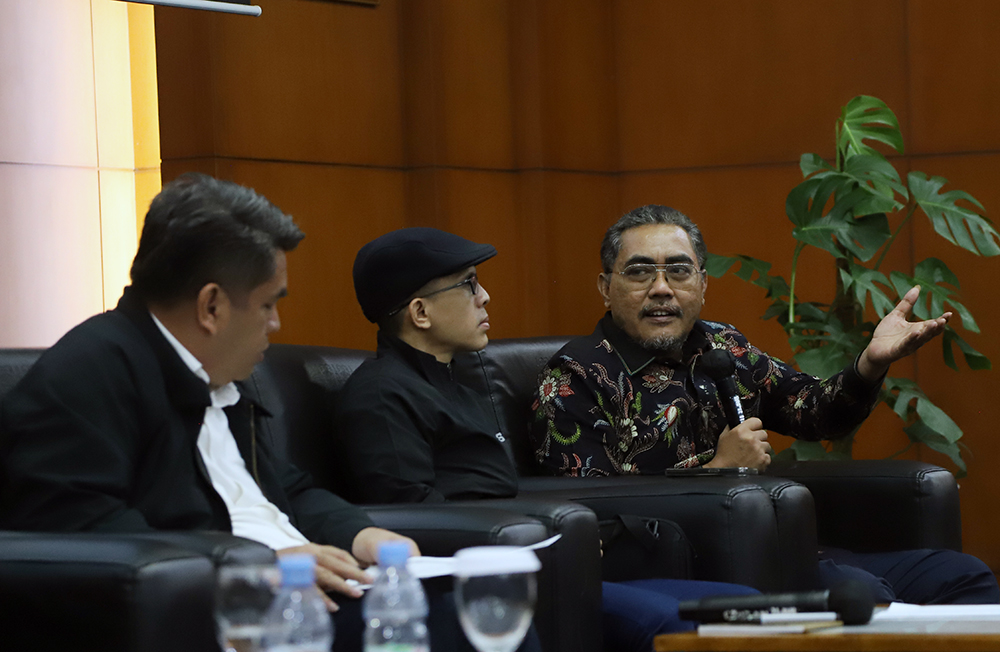 MPR RI gelar diskusi bertajuk "UU Ormas dan UU Parpol Bisakah Saling Intervensi". (BeritaNasional/Elvis Sendouw)