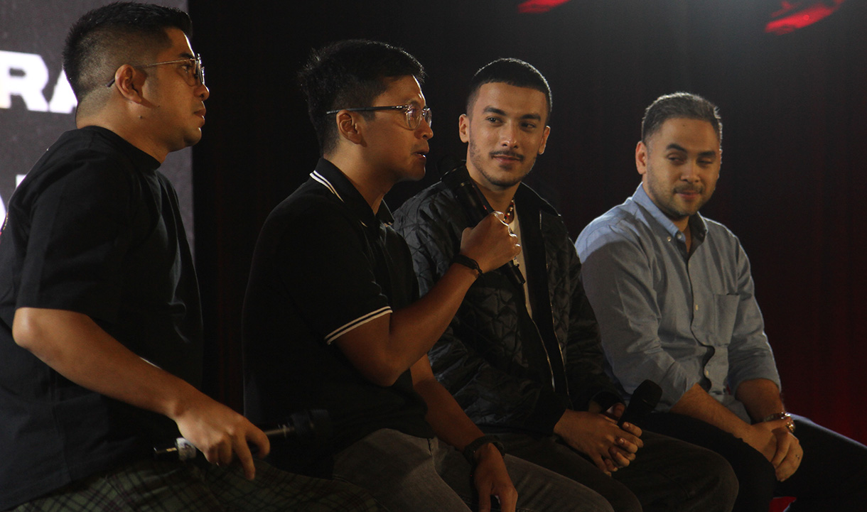 Musisi Aziz Hendra berpose saat peluncuran album perdana bertajuk 'Lesson Learned' di The Warehouse Plaza Indonesia, Jakarta, Jum'at (9/8/2024).(BeritaNasional.com/Oke Atmaja)