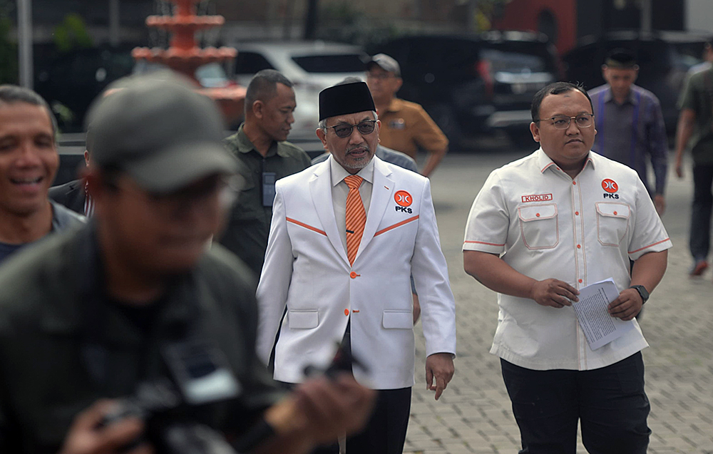 Presiden PKS Ahmad Syaikhu menyampaikan keterangan pers tentang musyawarah Majelis Syuro PKS di Kantor DPP PKS, Jakarta, Sabtu (10/8/2024). (BeritaNasional/Elvis Sendouw)