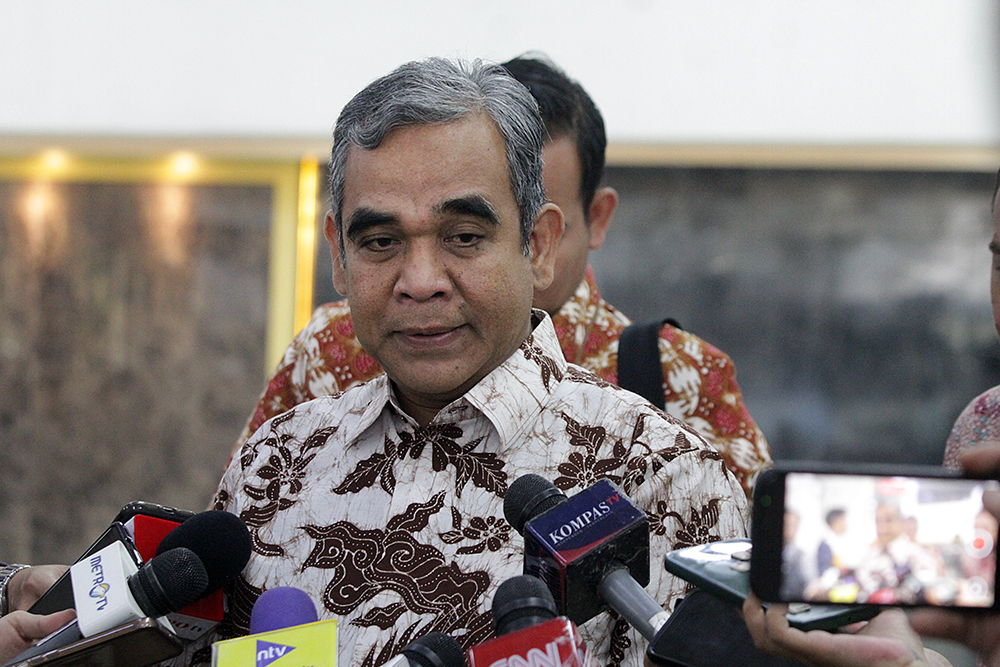 Ketua MPR RI Ahmad Muzani memberikan keterangan kepada wartawan. (BeritaNasional/Elvis Sendouw)