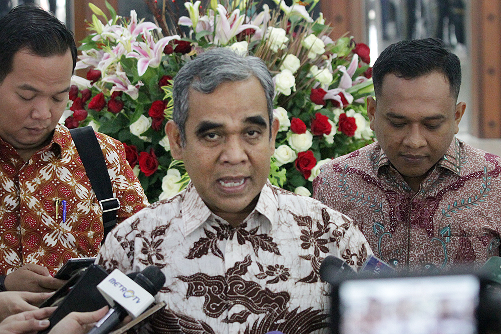 Muzani Minta Menteri Kabinet Merah Putih Bikin Kebijakan dengan Kajian Komprehensif Ketua MPR RI Ahmad Muzani memberikan keterangan kepada wartawan. (BeritaNasional/Elvis Sendouw)