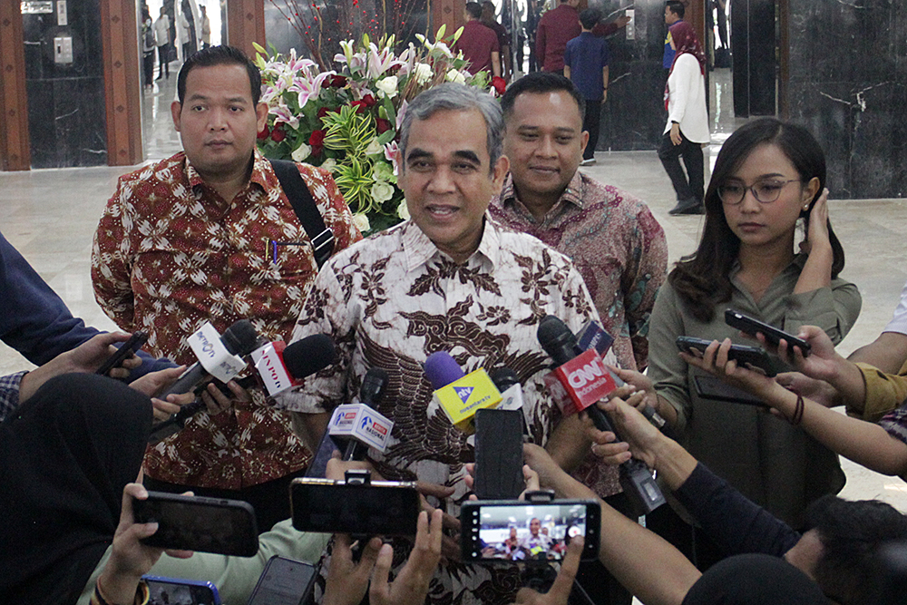 Muzani Minta Menteri Kabinet Merah Putih Bikin Kebijakan dengan Kajian Komprehensif Ketua MPR RI Ahmad Muzani memberikan keterangan kepada wartawan. (BeritaNasional/Elvis Sendouw)