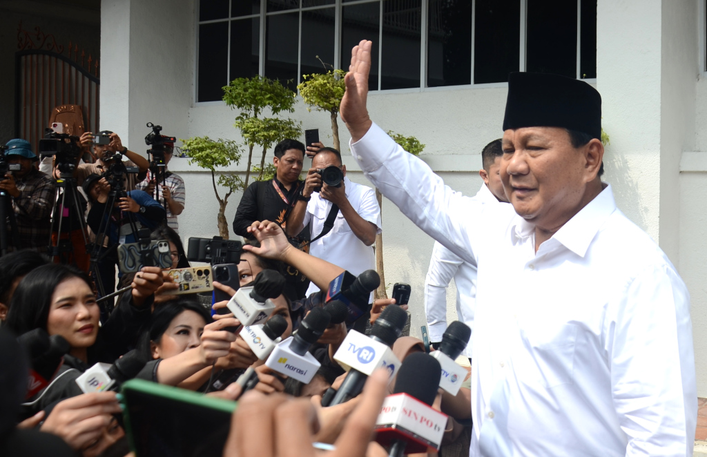 Capres-cawapres nomor urut 2 Prabowo Subianto-Gibran Rakabuming Raka tiba di kantor KPU RI, Jakarta, Rabu (24/4/2024).  (BeritaNasional.com/Oke Atmaja)