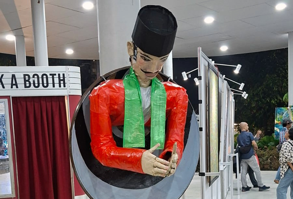 Pameran Seni Rupa Jakarta Artmosphere 2025 Pameran Seni Rupa Jakarta Artmosphere 2025 yang digelar hingga 26 Oktober 2025 memamerkan hasil karya dari seniman-seniman berbakat . (BeritaNasional/Elvis Sendouw)