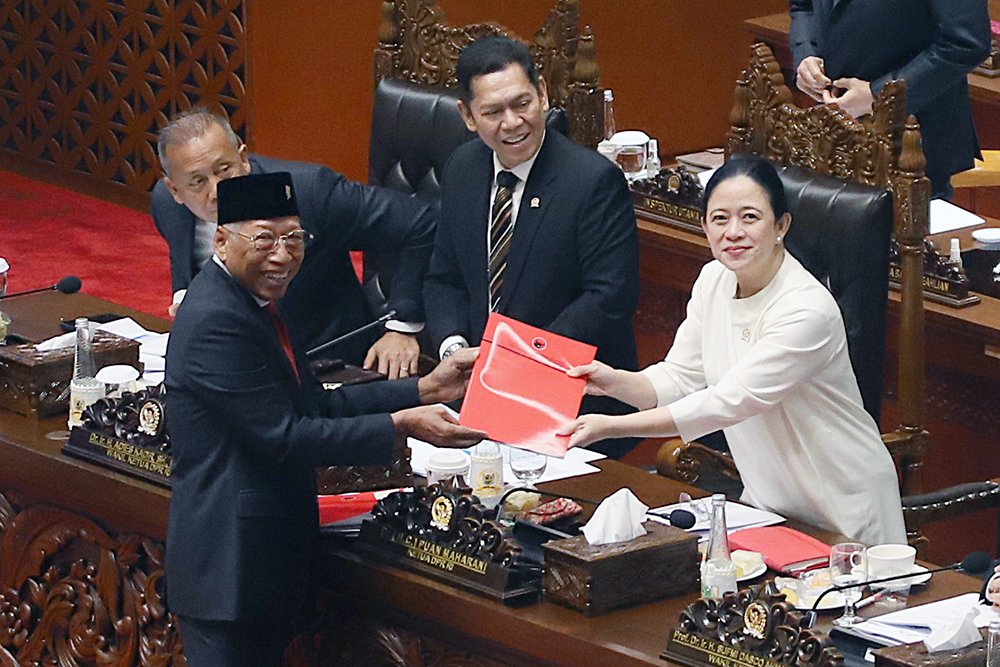 Pandangan Fraksi KEM-PPKF RAPBN 2026 Pandangan Fraksi PDI Perjuangan DPR RI Atas Penyampaian Pemerintah Terhadap Kerangka Ekonomi Makro dan Pokok-pokok Kebijakan Fiskal (KEM dan PPKF) Tahun Anggaran 2026 . (BeritaNasional/Elvis Sendouw)