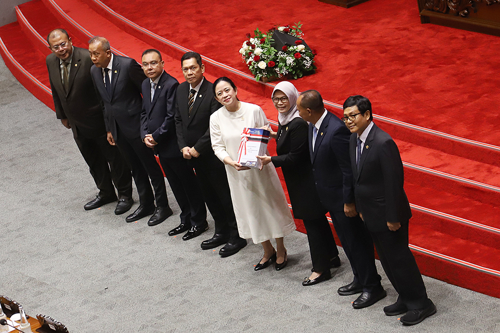 Paripurna DPR, BPK Beri Opini WTP atas LKPP Tahun 2024 Penyampaian laporan BPK dalam rapat paripurna DPR ke-19 masa persidangan III tahun sidang 2024-2025. (BeritaNasional/Elvis Sendouw)