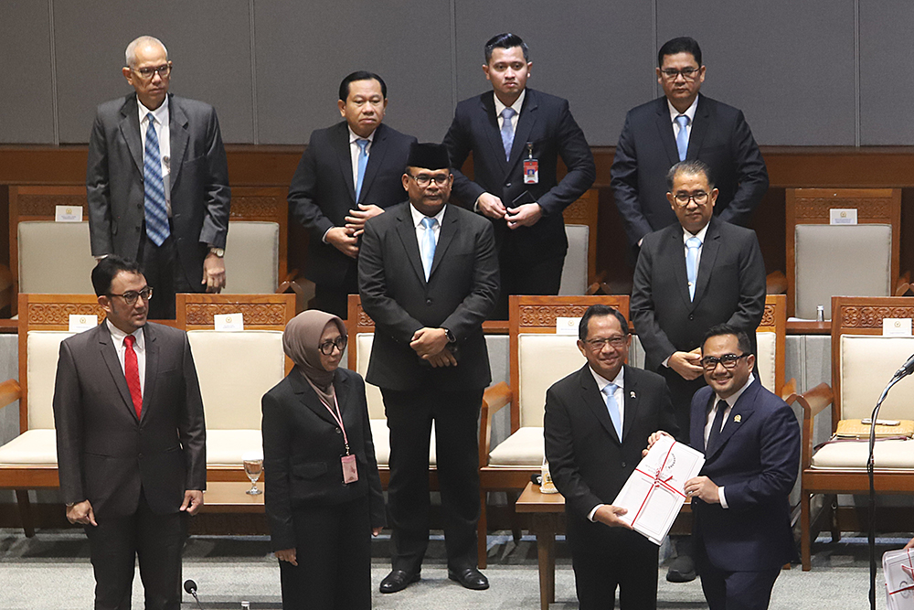 Paripurna DPR Setujui 10 RUU Kabupaten dan Kota Menjadi UU Rapat Paripurna DPR Ke-25 Masa Sidang IV Tahun Sidang 2024-2025. (BeritaNasional/Elvis Sendouw)