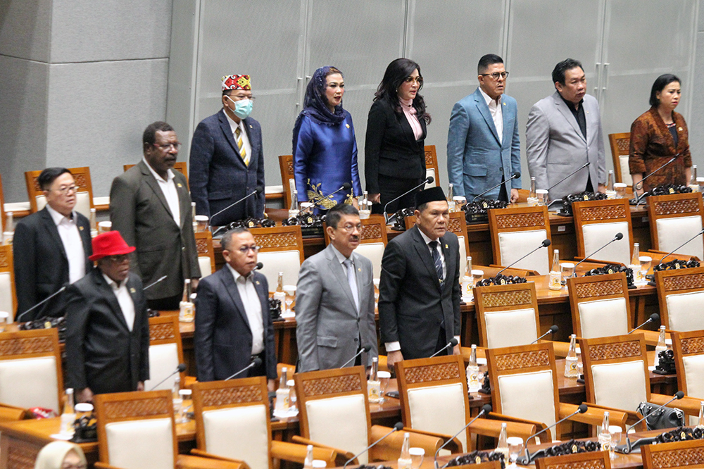 Paripurna DPR setujui naturalisasi 2 atlet sepak bola. (BeritaNasional/Elvis Sendouw)