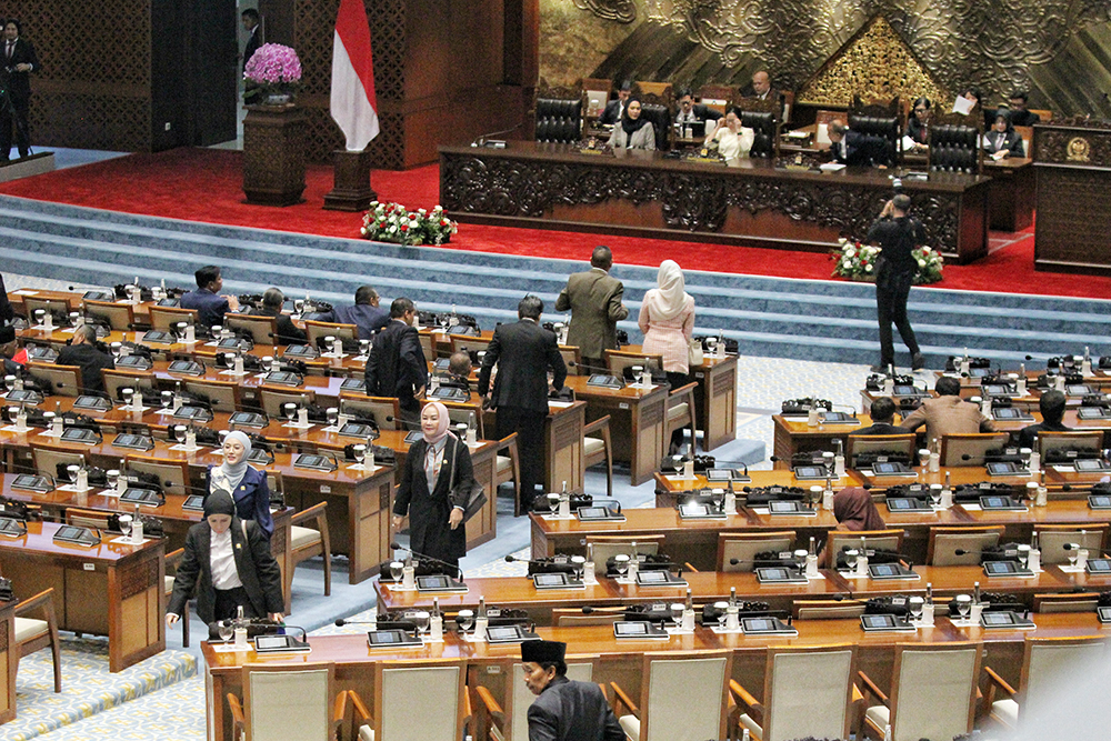 Paripurna DPR setujui naturalisasi 2 atlet sepak bola. (BeritaNasional/Elvis Sendouw)