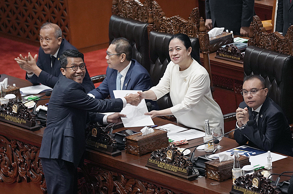 DPR sahkan Ricky Perdana Gozali sebagai calon Deputi Gubernur Bank Indonesia periode 2025-2030. (BeritaNasional/Elvis Sendouw)