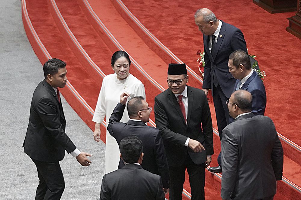 DPR sahkan Ricky Perdana Gozali sebagai calon Deputi Gubernur Bank Indonesia periode 2025-2030. (BeritaNasional/Elvis Sendouw)