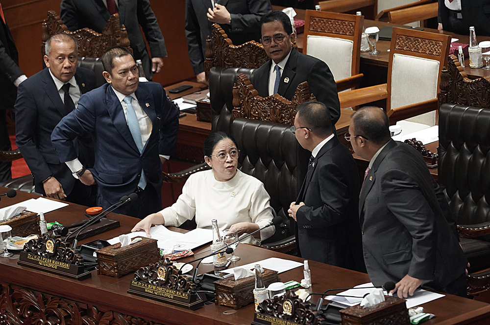 DPR sahkan Ricky Perdana Gozali sebagai calon Deputi Gubernur Bank Indonesia periode 2025-2030. (BeritaNasional/Elvis Sendouw)