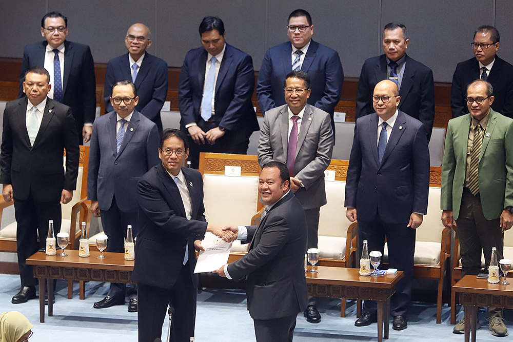 Rapat Paripurna DPR menyetujui RUU tentang Pusat Finansial Internasional Indonesia yang telah disepakati pemerintah bersama Komisi XI DPR. (BeritaNasional/Elvis Sendouw)