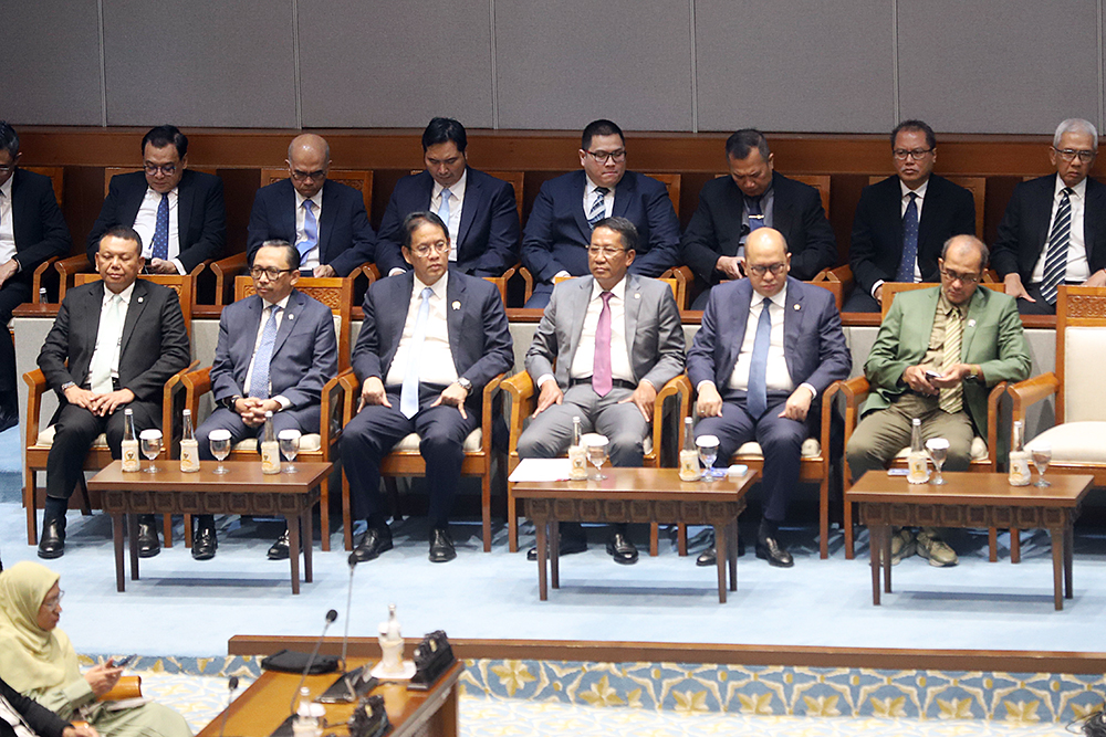 Rapat Paripurna DPR menyetujui RUU tentang Pusat Finansial Internasional Indonesia yang telah disepakati pemerintah bersama Komisi XI DPR. (BeritaNasional/Elvis Sendouw)