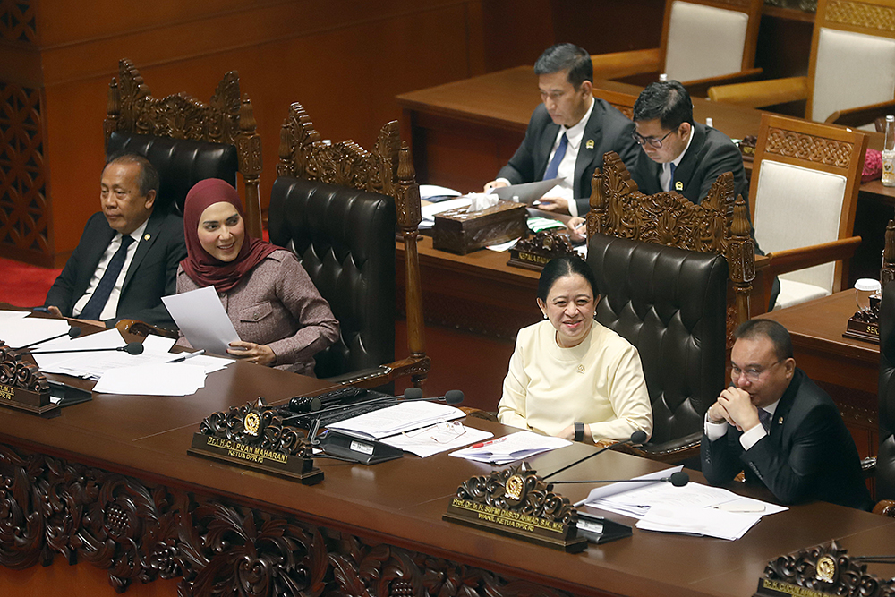 Rapat Paripurna DPR menyetujui RUU tentang Pusat Finansial Internasional Indonesia yang telah disepakati pemerintah bersama Komisi XI DPR. (BeritaNasional/Elvis Sendouw)