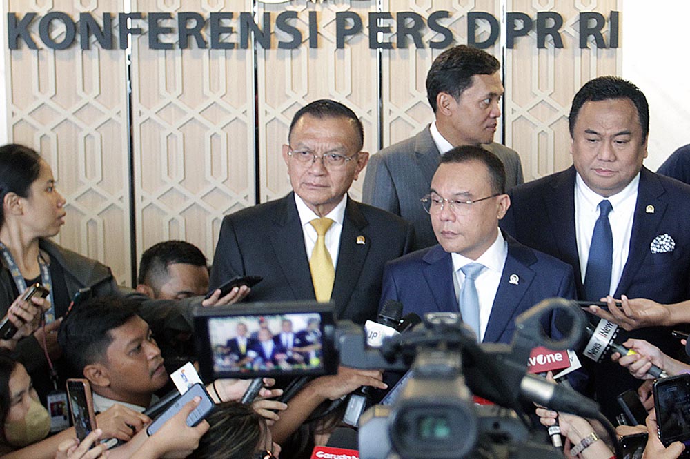 Wakil Ketua DPR RI Sufmi Dasco Ahmad memberikan penjelasan kepada wartawan. (BeritaNasional/Elvis Sendouw)