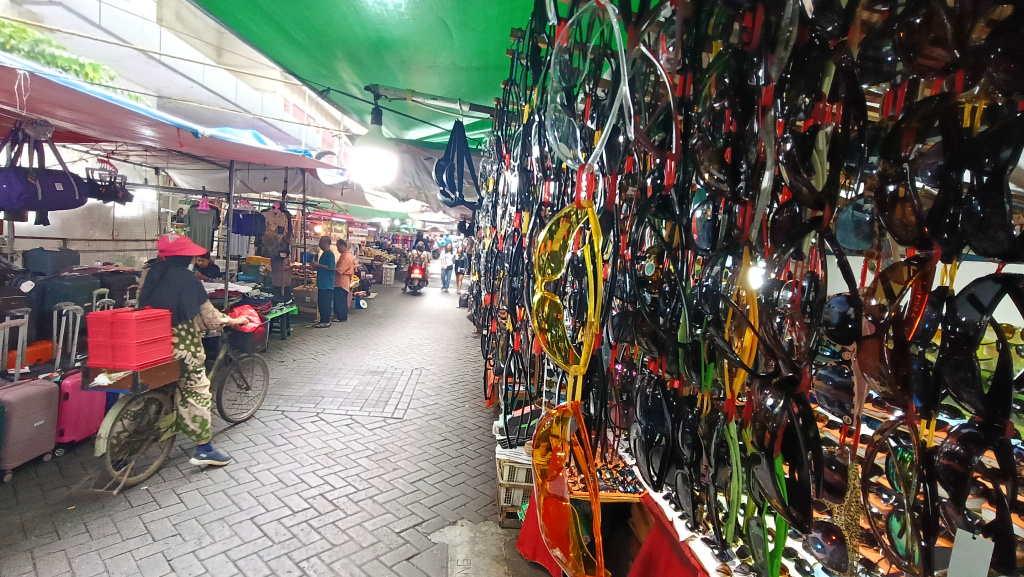Pasar Baru Jakarta akan Direvitalisasi Suasana di kawasan Pasar Baru, Jakarta, Rabu (11/6/2025). (Beritanasional.com/Oke Atmaja)